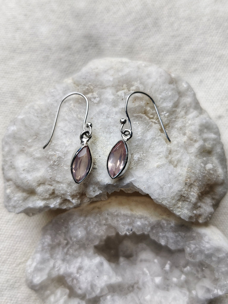 Eye shaped earrings hot sale