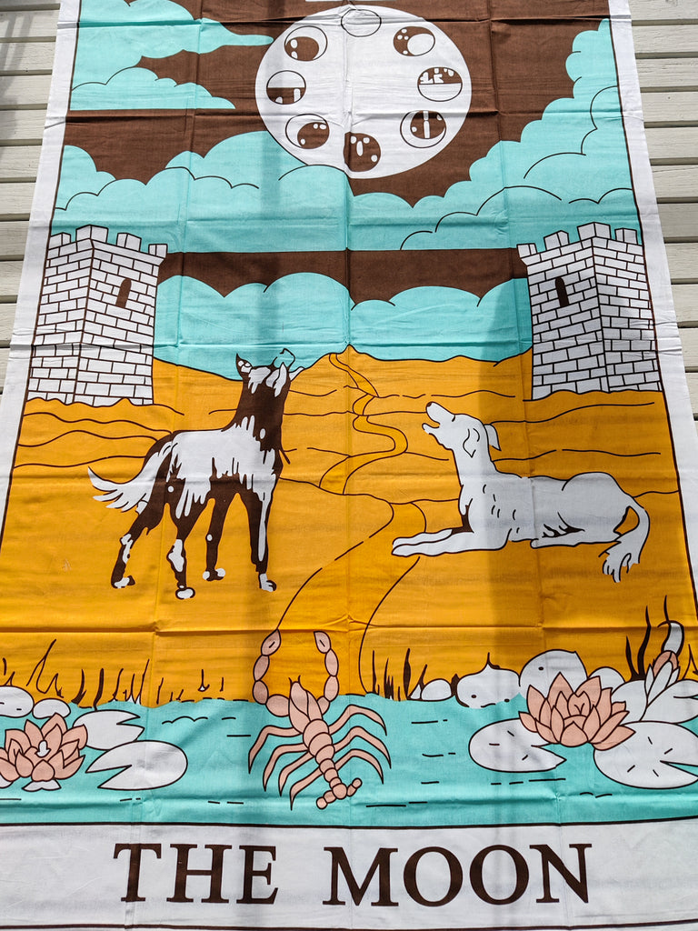 The moon tarot wall hanging outlet
