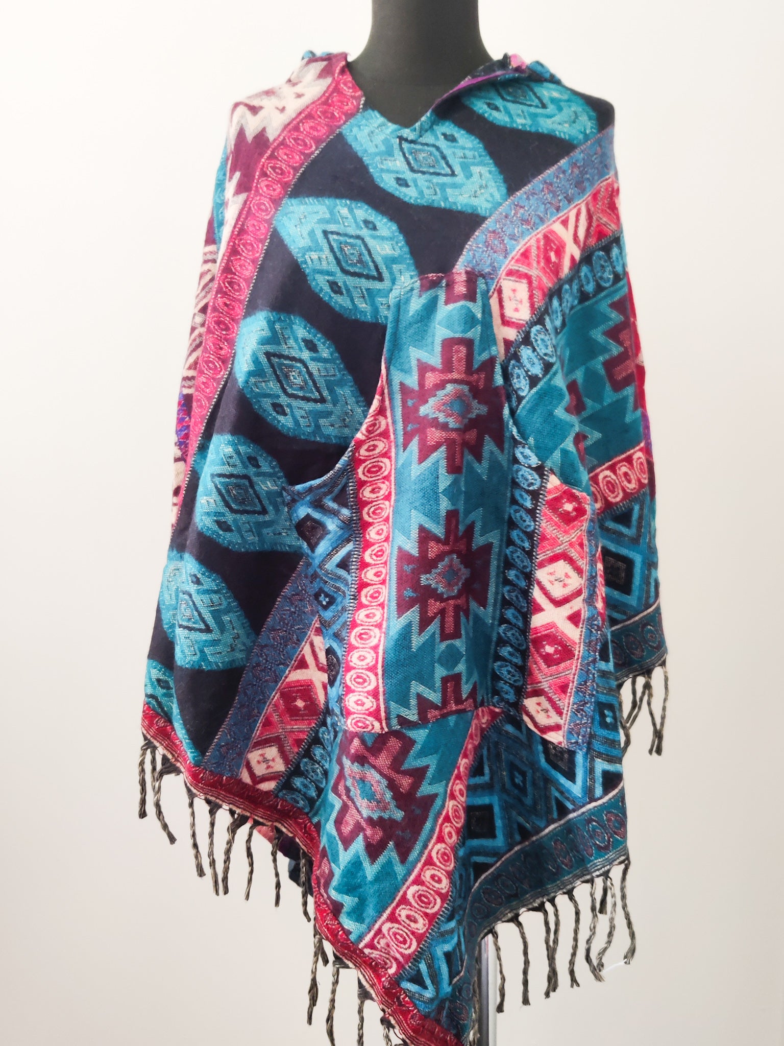 Patterned Wool Poncho – TheThirdEyeNZ