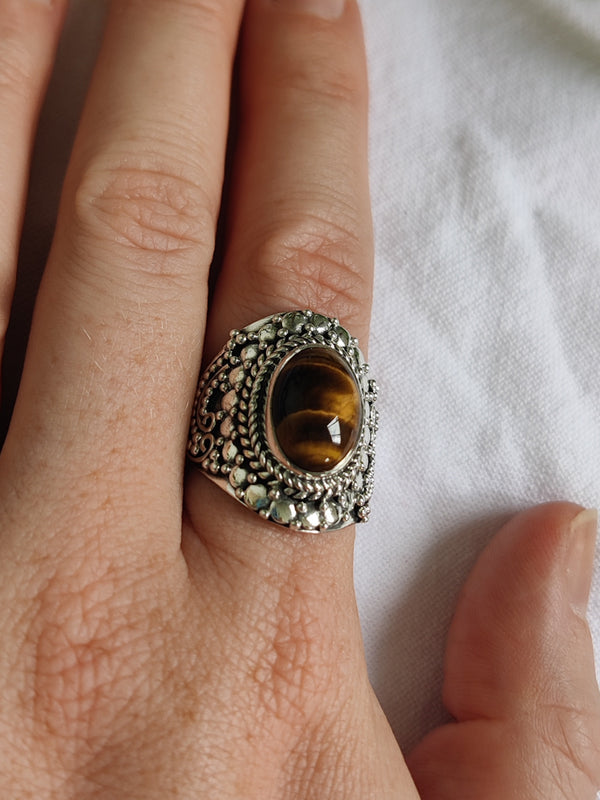 Large Oval Stone Boho Traditional Ring